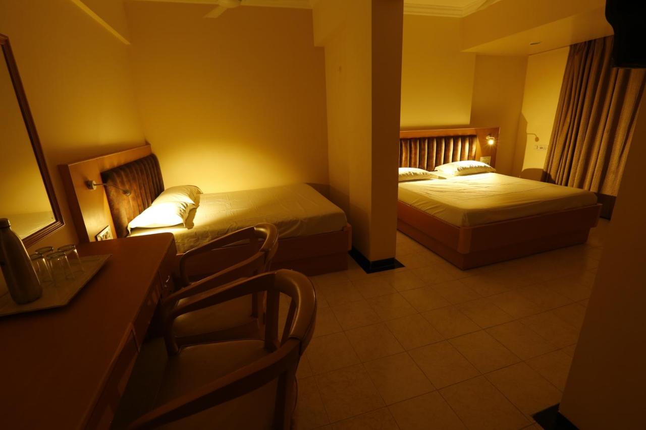 Hotel Ravikiran Alibag Bagian luar foto