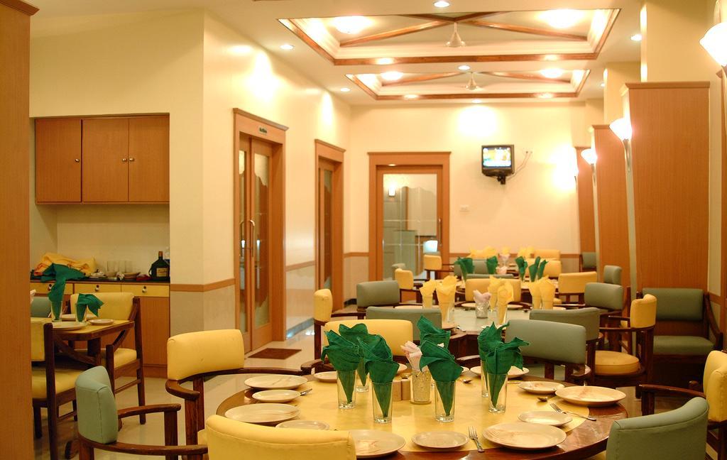 Hotel Ravikiran Alibag Bagian luar foto