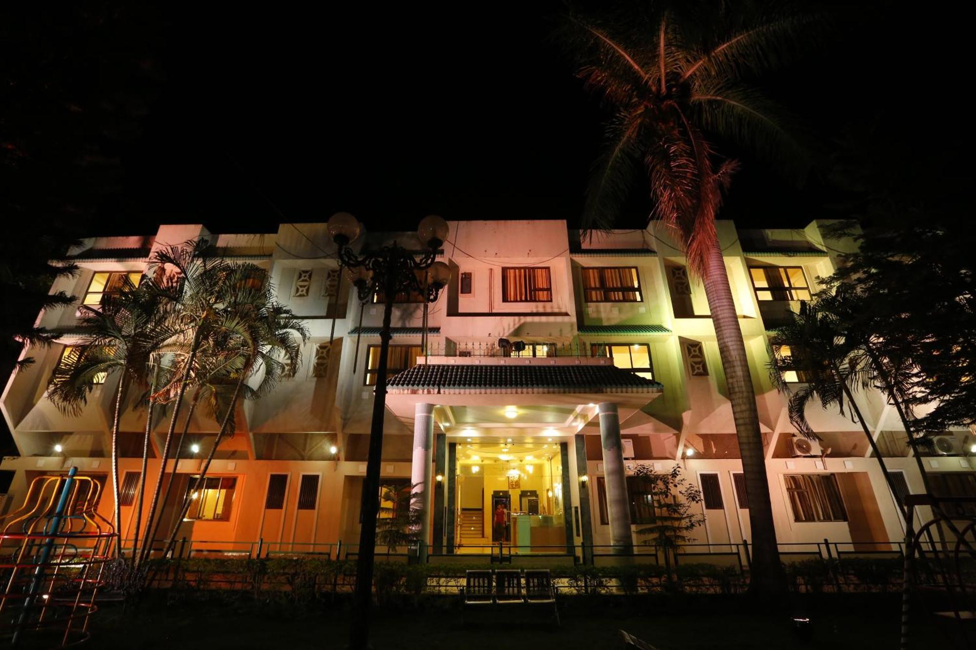 Hotel Ravikiran Alibag Bagian luar foto