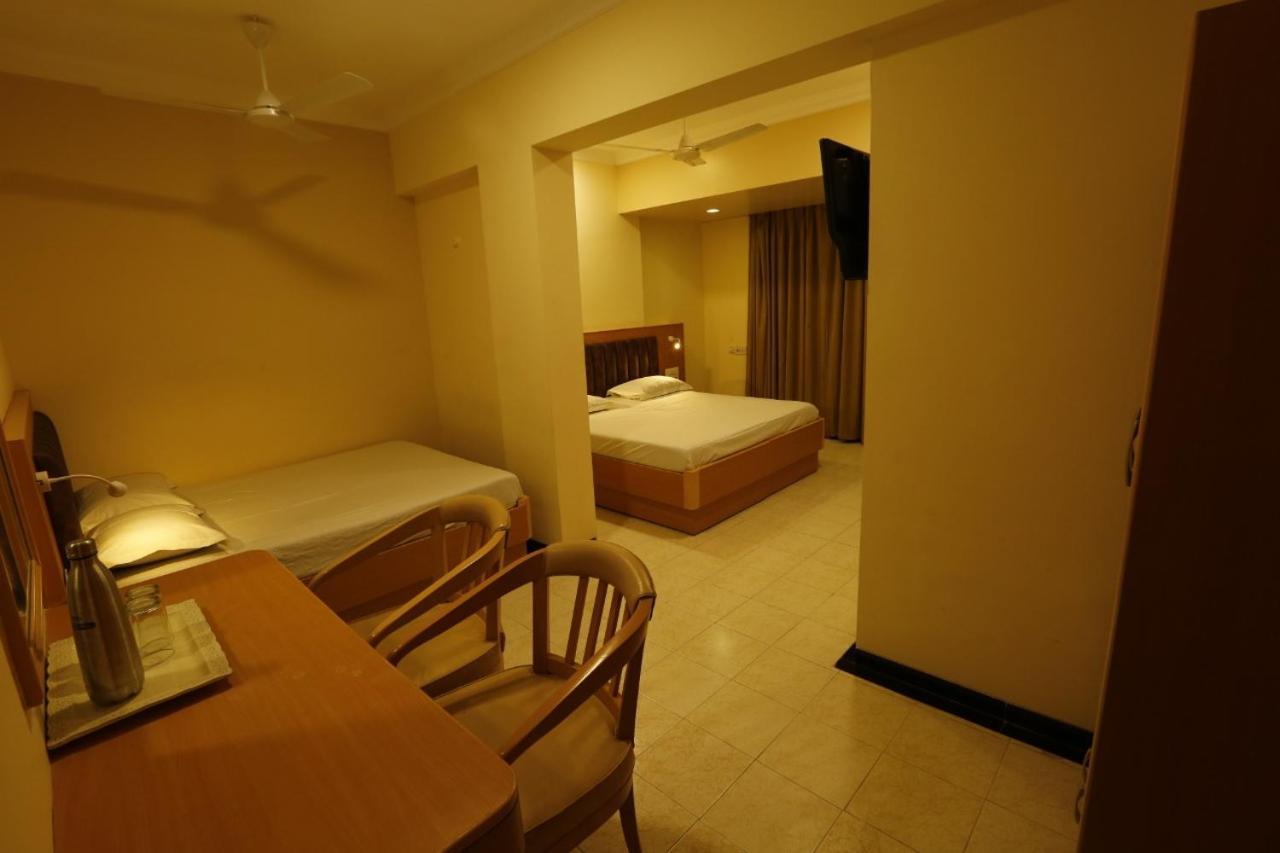 Hotel Ravikiran Alibag Bagian luar foto