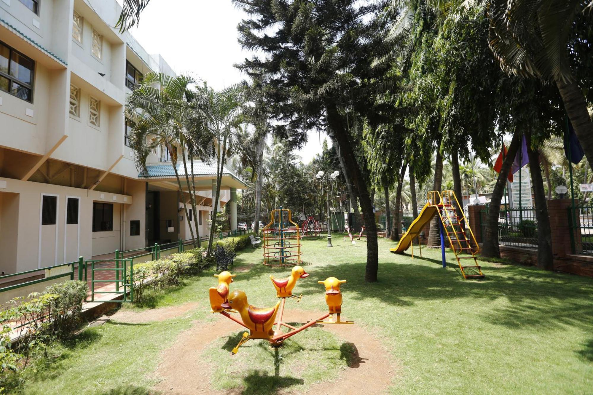 Hotel Ravikiran Alibag Bagian luar foto