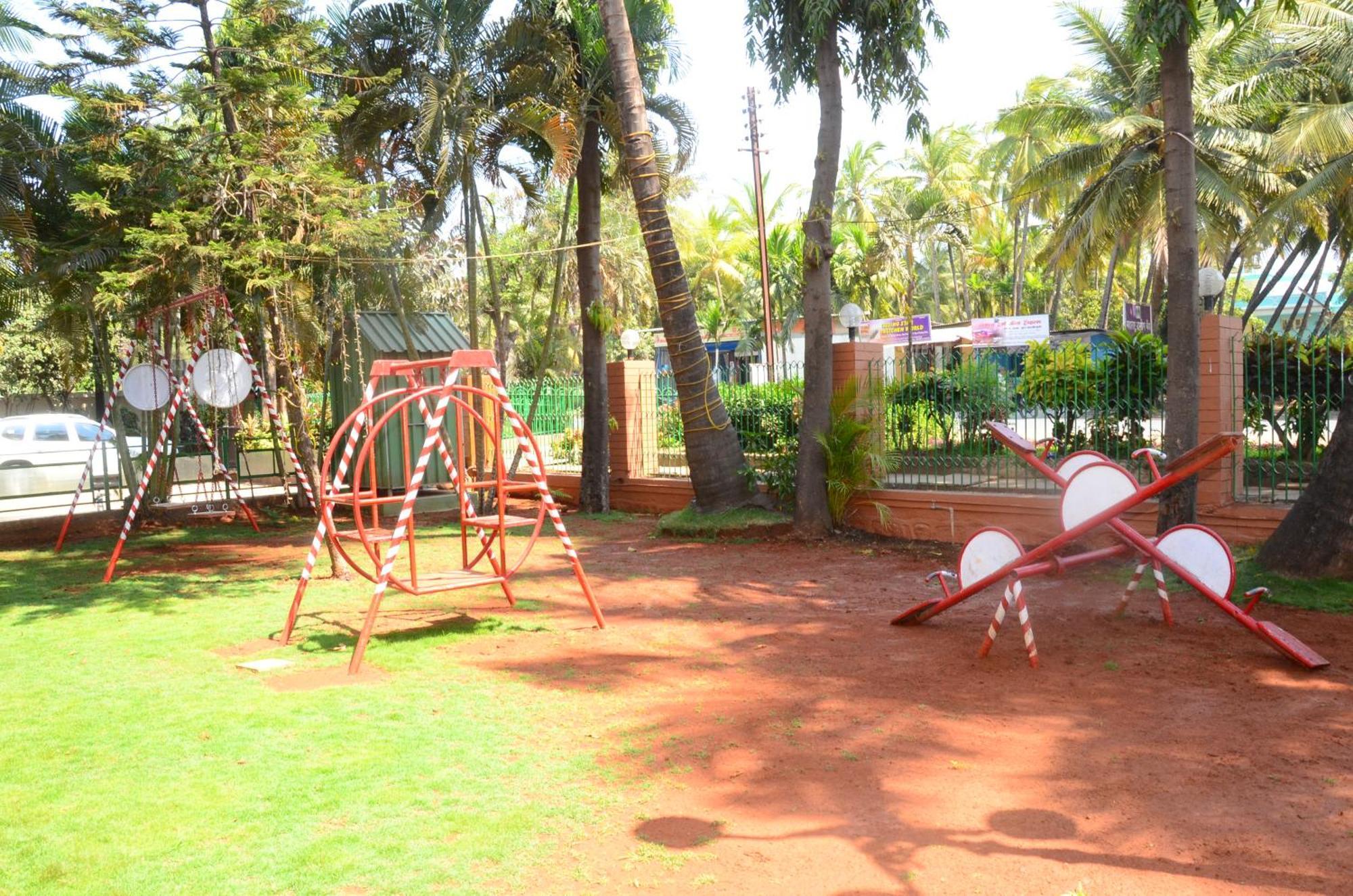 Hotel Ravikiran Alibag Bagian luar foto