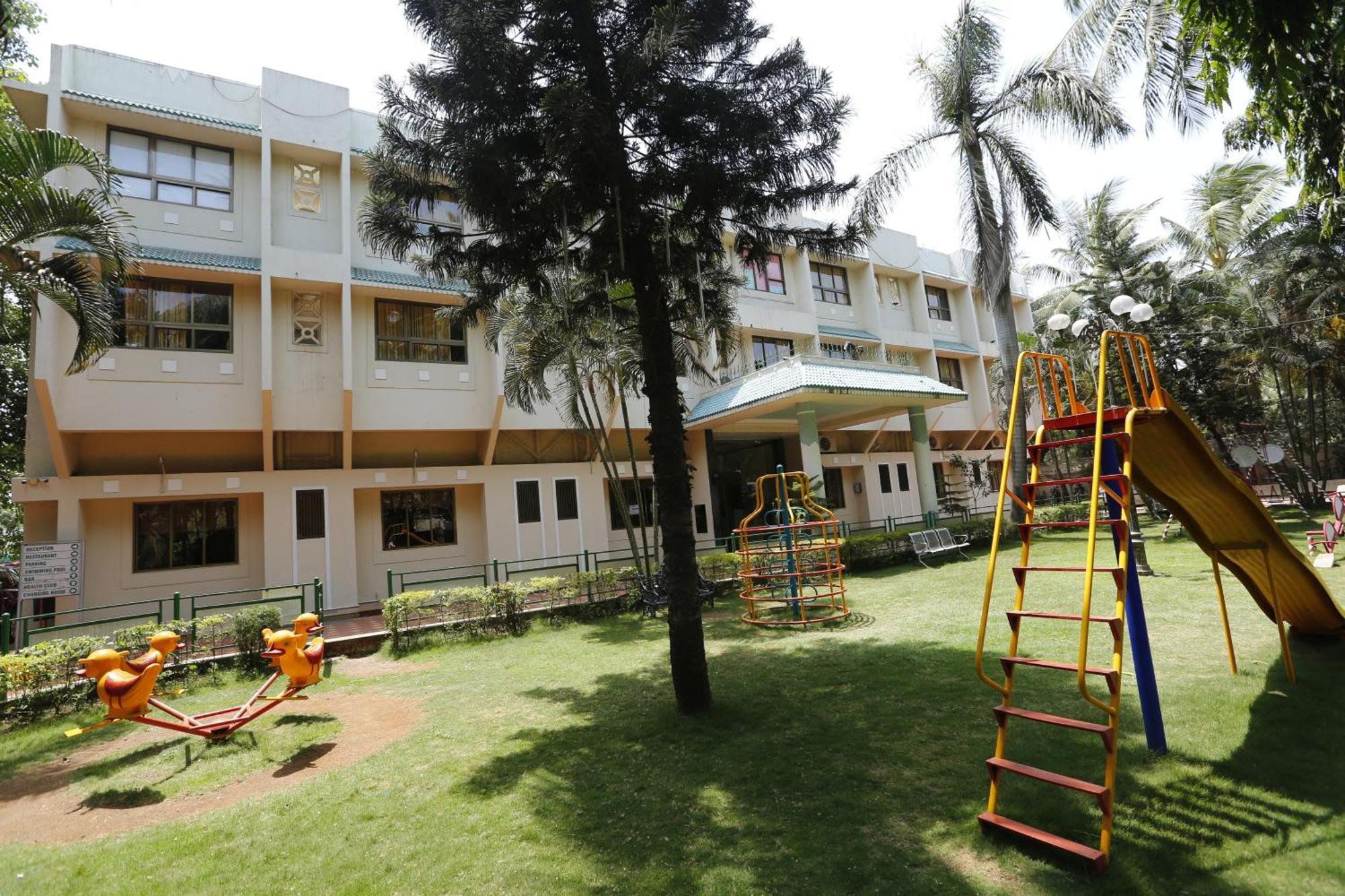Hotel Ravikiran Alibag Bagian luar foto