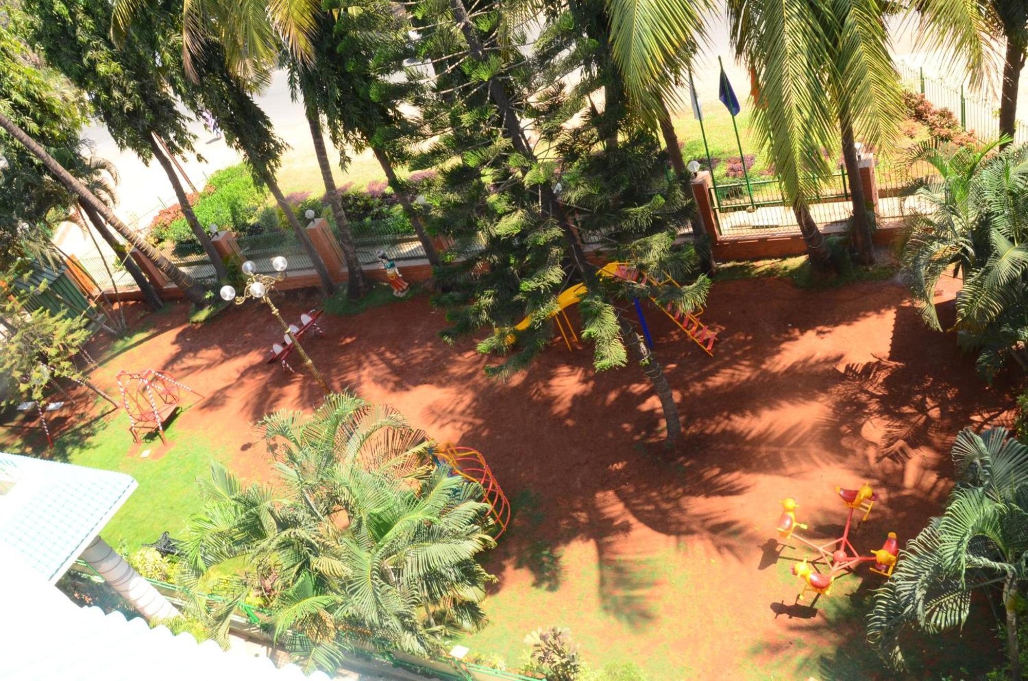 Hotel Ravikiran Alibag Bagian luar foto