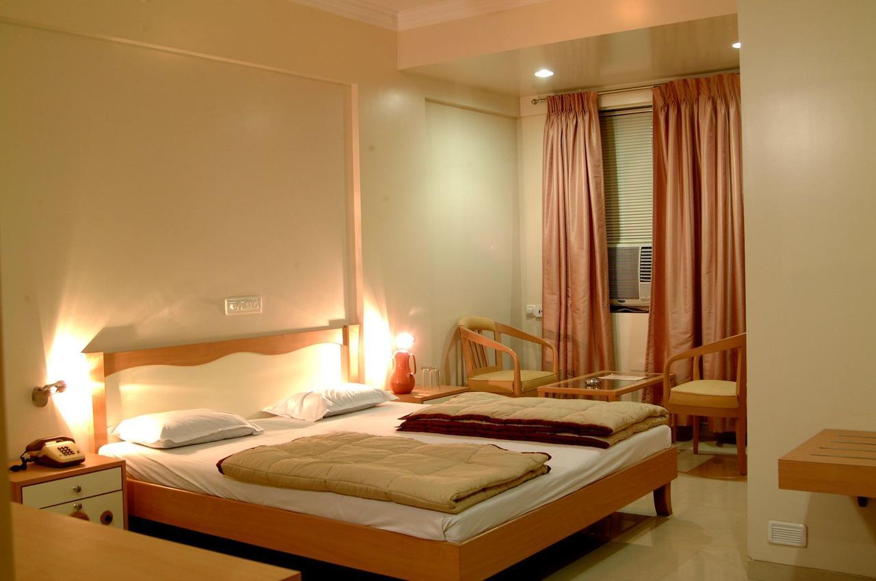 Hotel Ravikiran Alibag Bagian luar foto
